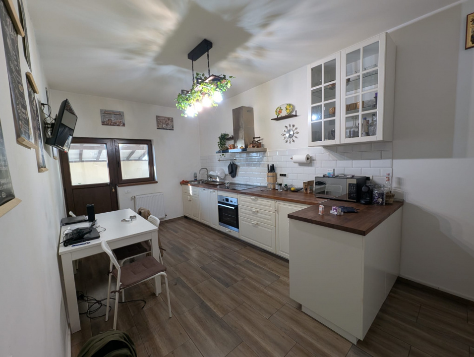 Cernica Casa P+Pod teren 406 mp  