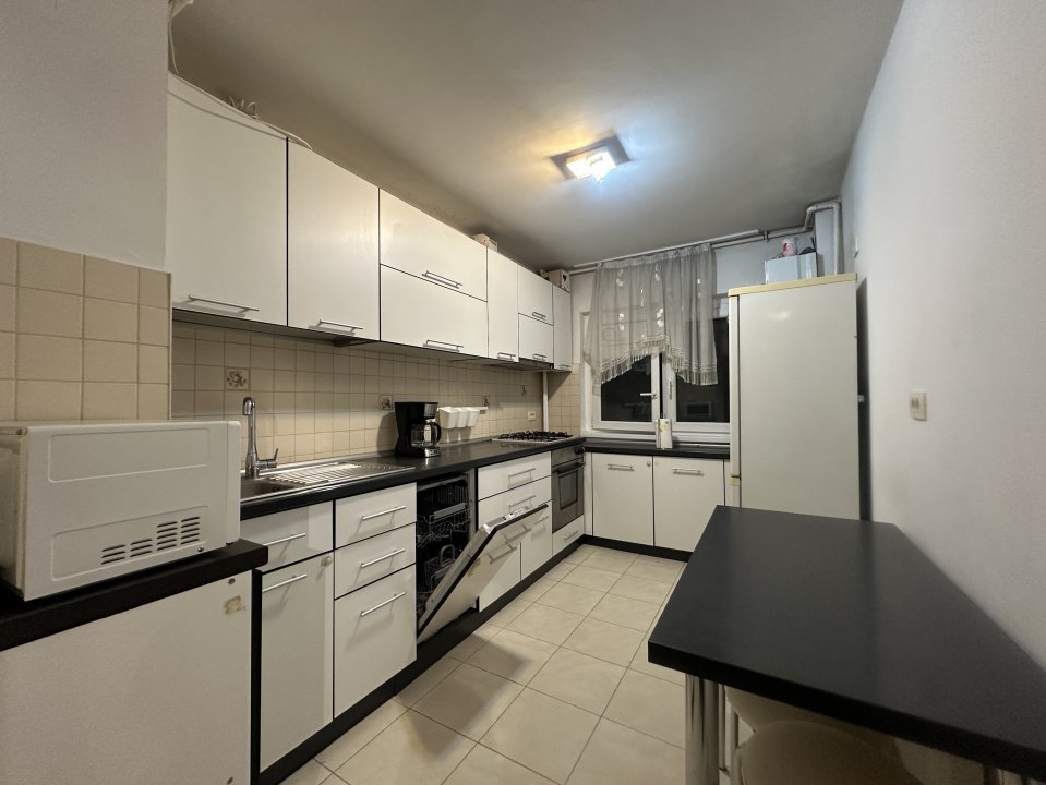 METROU CRANGASI, 3 CAMERE, CENTRALA TERMICA, PARCARE!