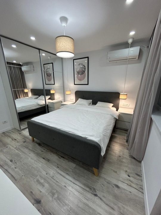 UNIRII, 3 CAMERE LUX-80 MP!