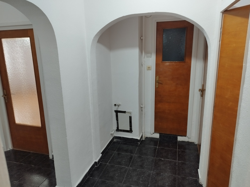 Apartament 3 camere nemobilat Calea Vitan