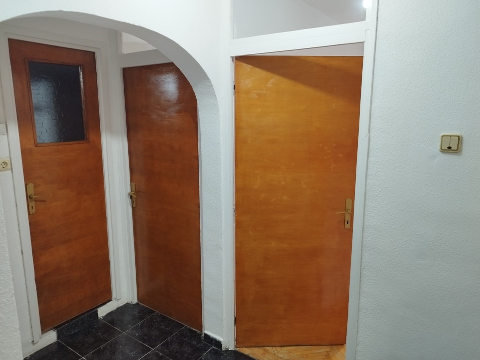 Apartament 3 camere nemobilat Calea Vitan
