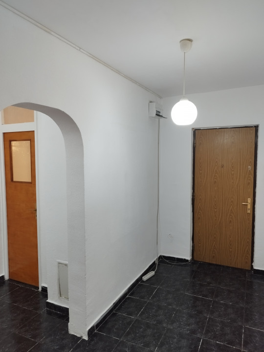 Apartament 3 camere nemobilat Calea Vitan