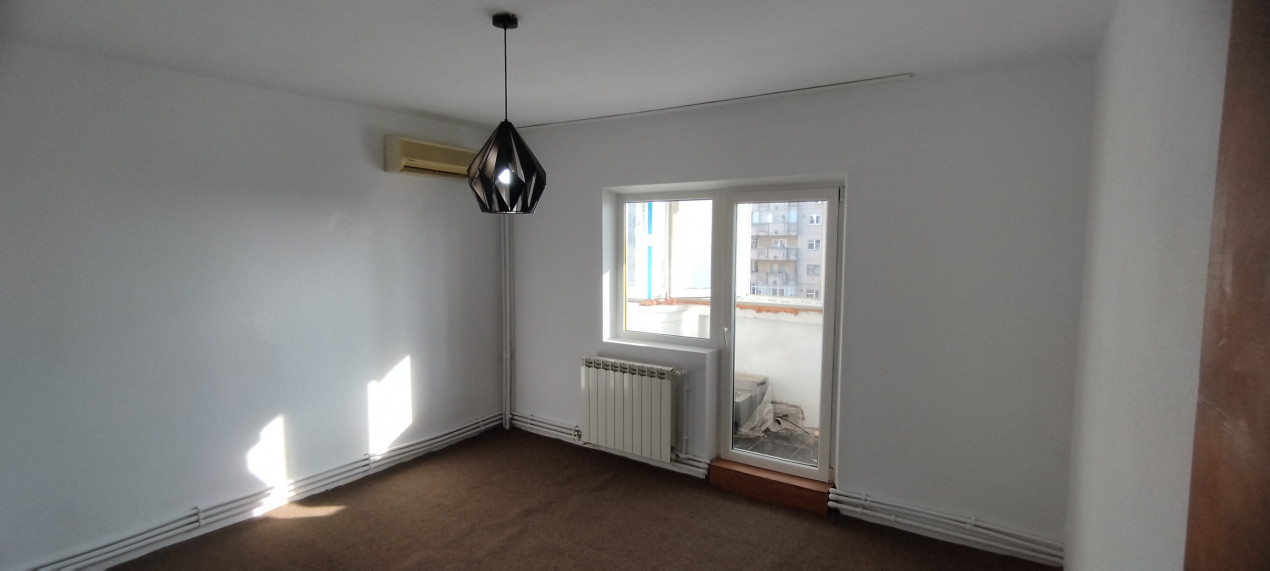 Apartament 3 camere nemobilat Calea Vitan