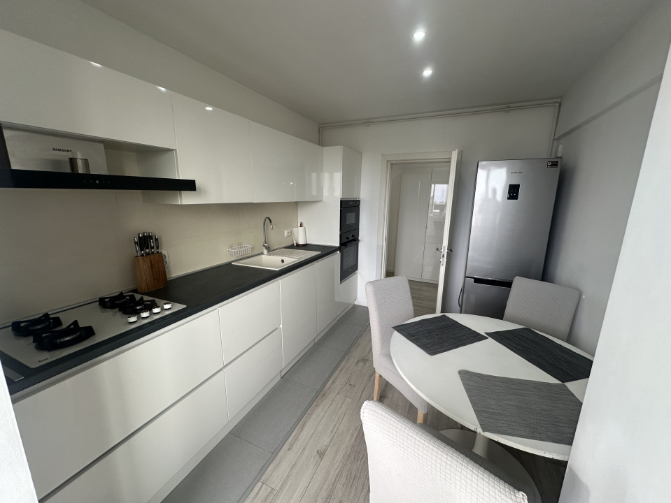 DECEBAL-ALBA IULIA, 3 CAMERE LUX!