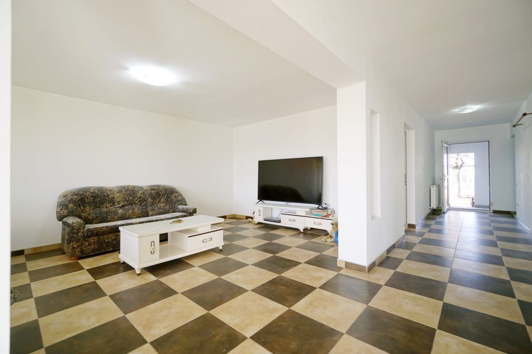 Casa 210 mp + Lot 700 mp Crevedia