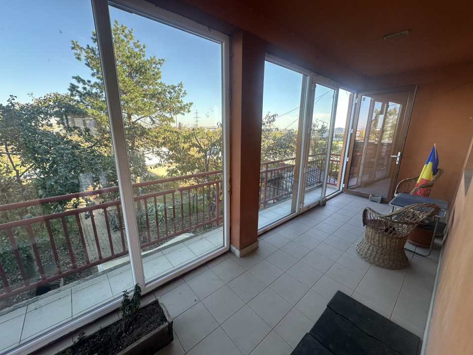 PANTELIMON APARTAMENT IN VILA 1E+M 230 MP TOTAL, CURTE 516 MP!