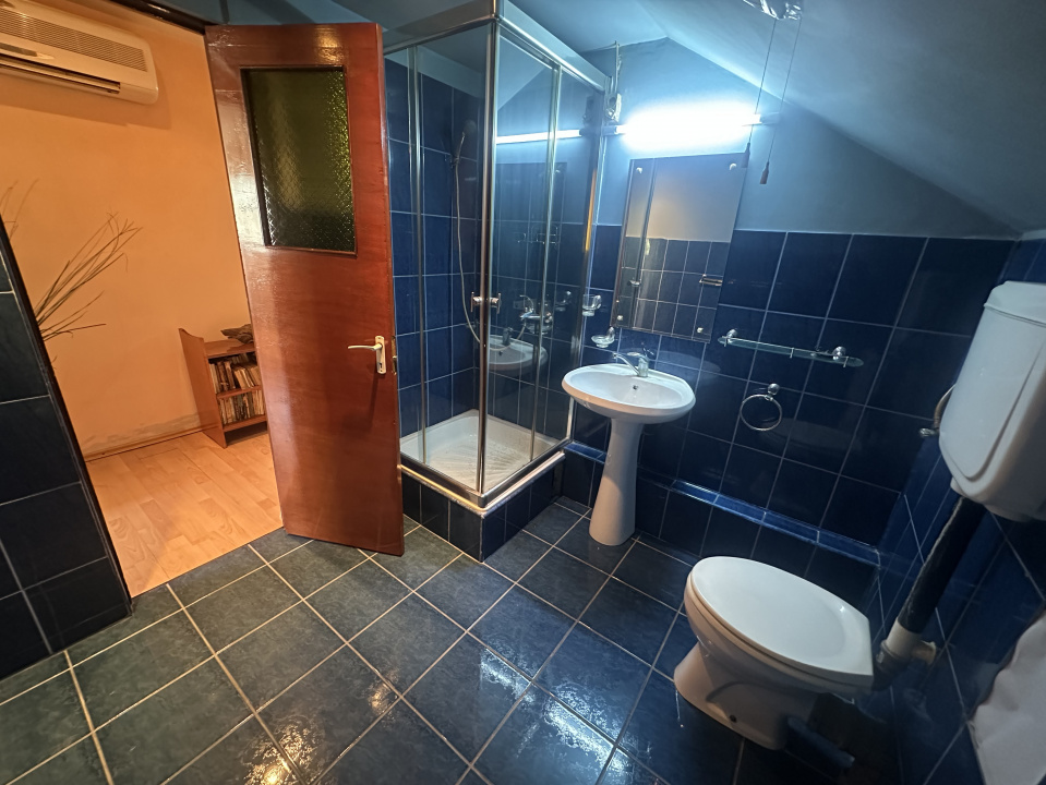 PANTELIMON APARTAMENT IN VILA 1E+M 230 MP TOTAL, CURTE 516 MP!