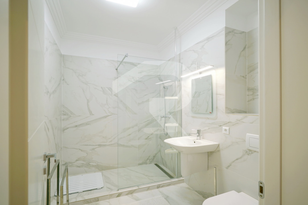 Apartament lux 3 camere+parcare subterana Laguna Residence
