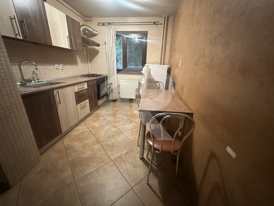 Apartament 4 camere Nasaud 82 mp
