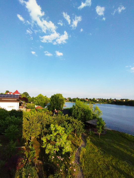 SUPER OCAZIE SE VINDE VILA DE LUX SI CASA DE OASPESTI IN BALOTESTI LA LAC