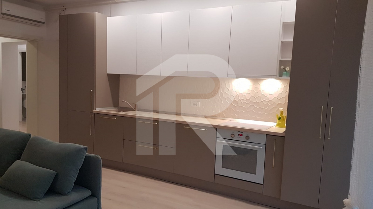 Apartament 3 camere Laguna Residence