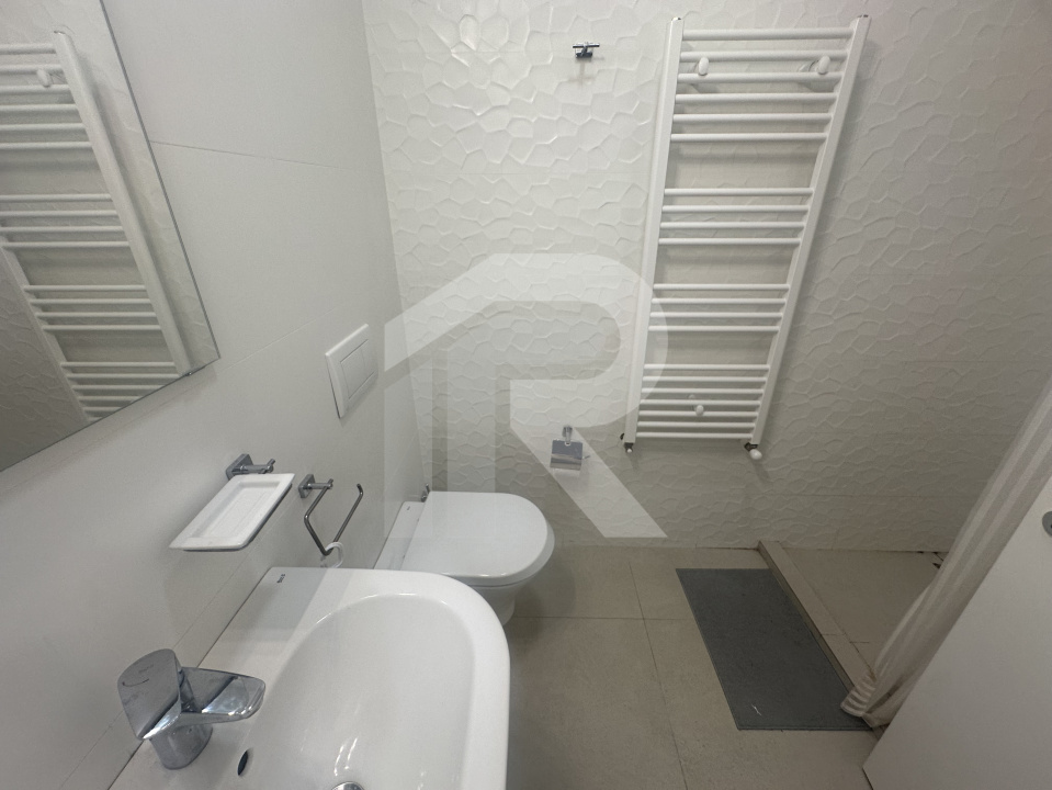 Apartament 3 camere Laguna Residence