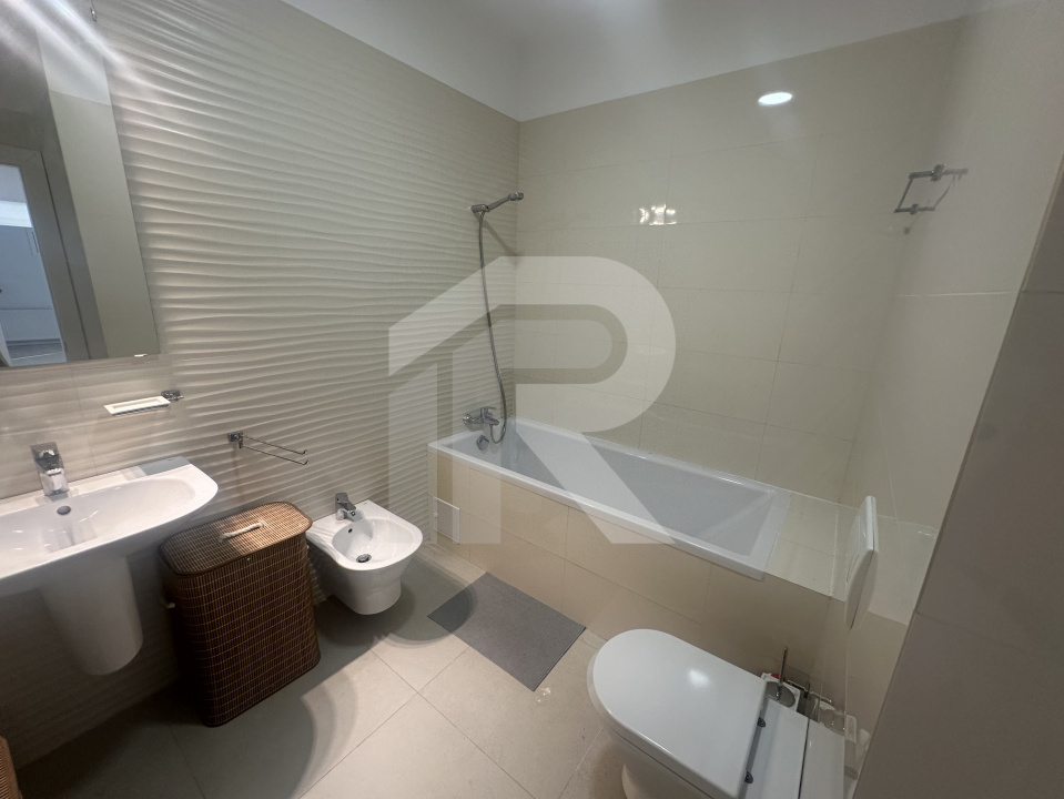 Apartament 3 camere Laguna Residence