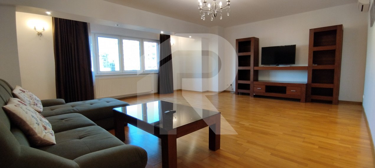 Apartament lux 3 camere+parcare Unirii-Alba Iulia