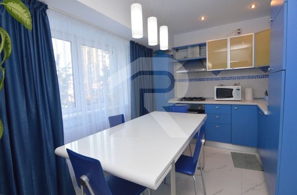 Apartament lux 3 camere 80mp Piata Unirii