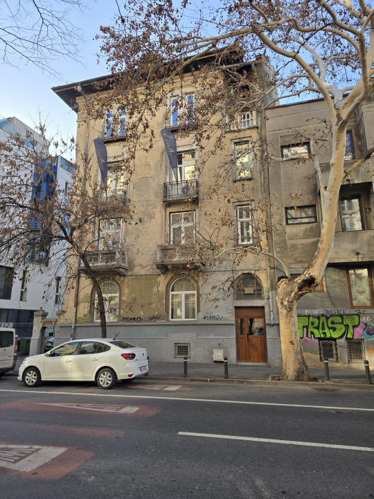 Închiriez apartament în vilă interbelică – Calea Dorobanți, 180 mp, etaj 3/3