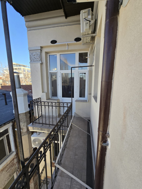 Închiriez apartament în vilă interbelică – Calea Dorobanți, 180 mp, etaj 3/3