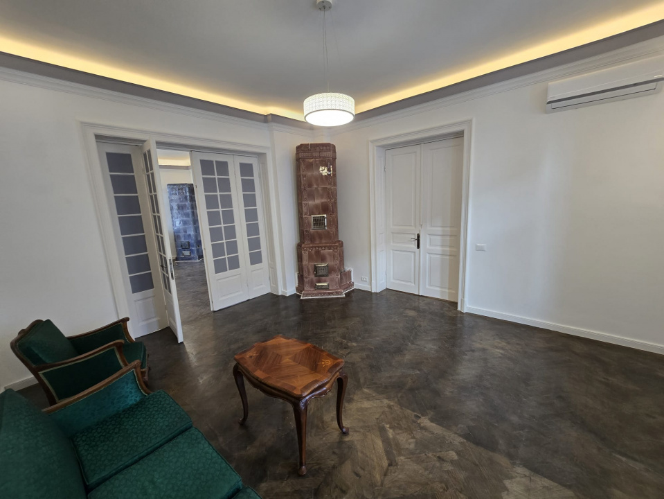 Închiriez apartament în vilă interbelică – Calea Dorobanți, 180 mp, etaj 3/3