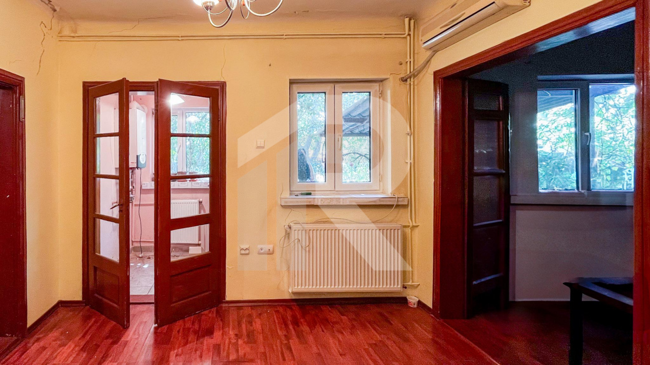 DE VANZARE TEREN + CASA in Dobroestiul (Vechi)