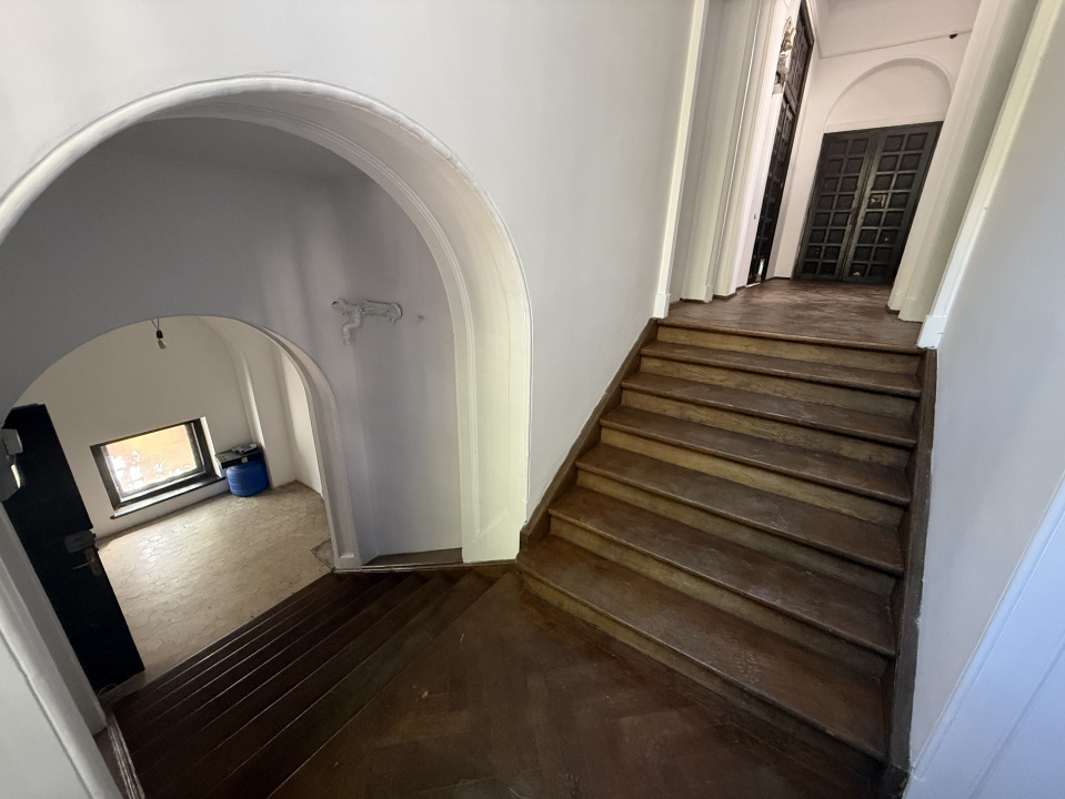 Apartament spațios în vilă deosebită – zona Grădina Icoanei