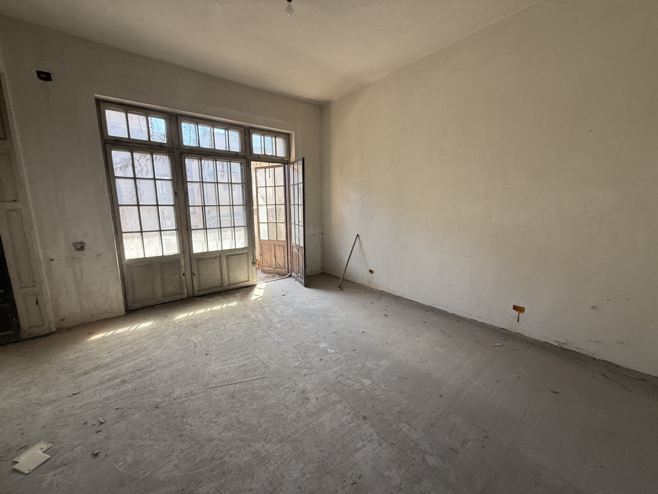 Apartament spațios în vilă deosebită – zona Grădina Icoanei