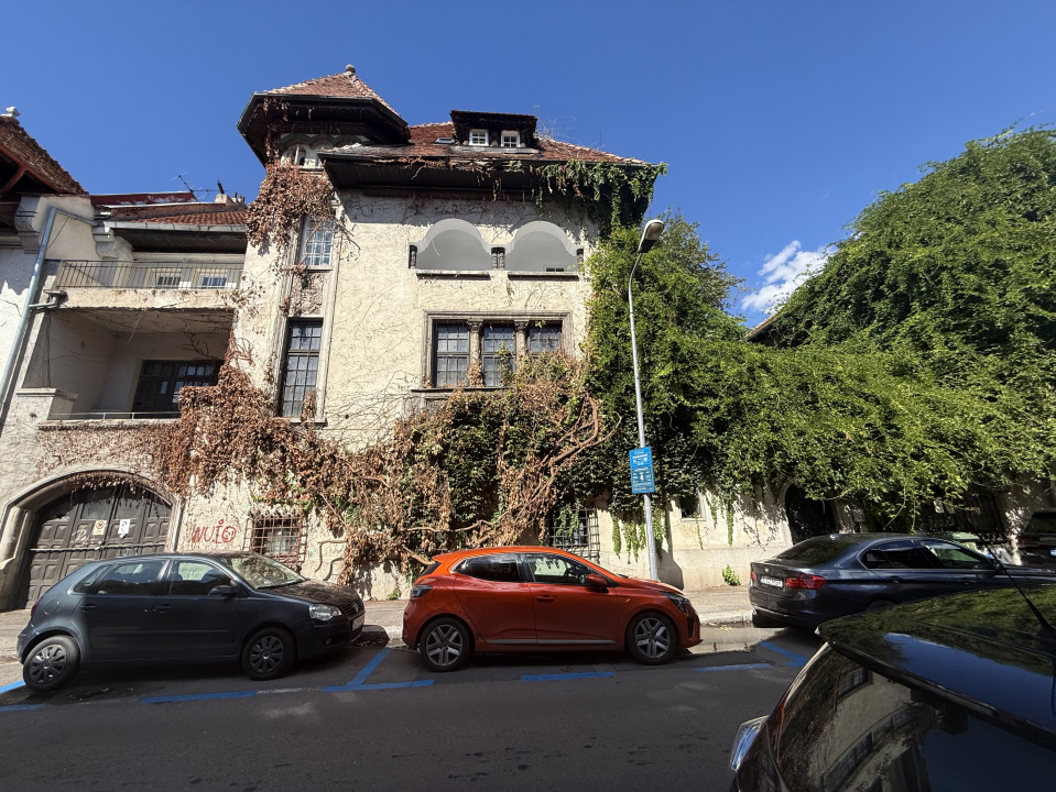 Apartament spațios în vilă deosebită – zona Grădina Icoanei