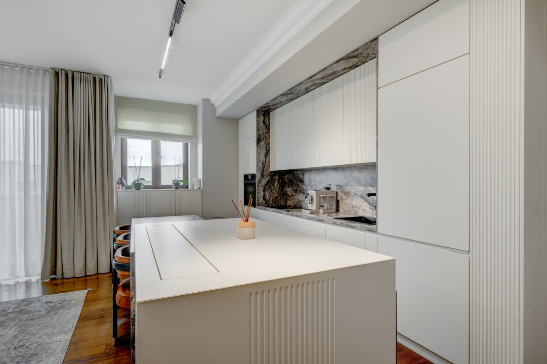 13 SEPTEMBRIE-URANUS, 3 CAMERE 140 MP, ETAJ 7, PANORAMA!