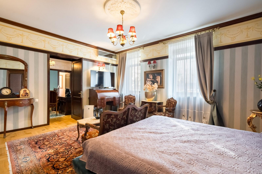 ARMENEASCA, BIROU PARTER-185 MP!