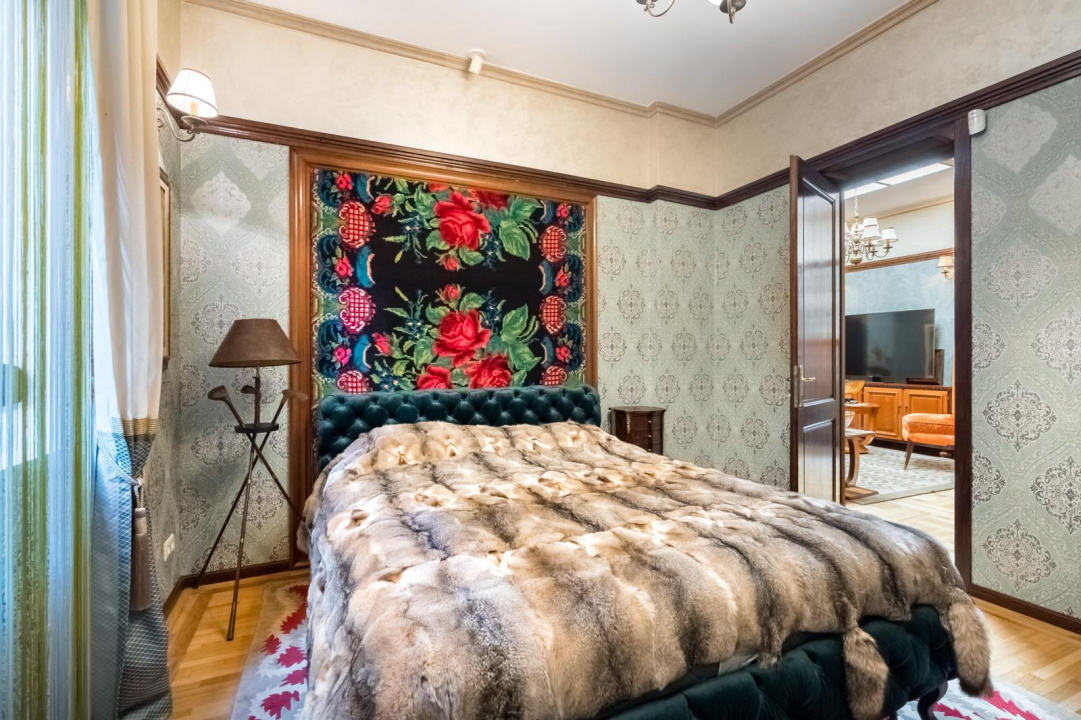 ARMENEASCA, BIROU PARTER-185 MP!