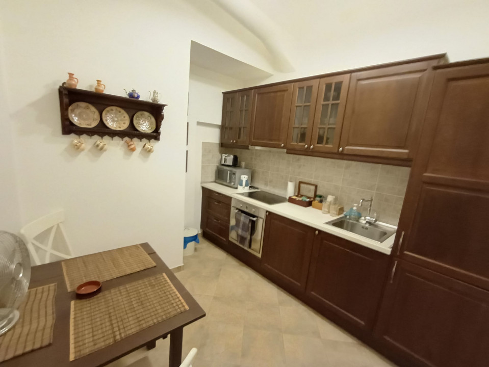 Apartament 3 camere - oportunitate de investitie Centru Vechi  Piata Unirii