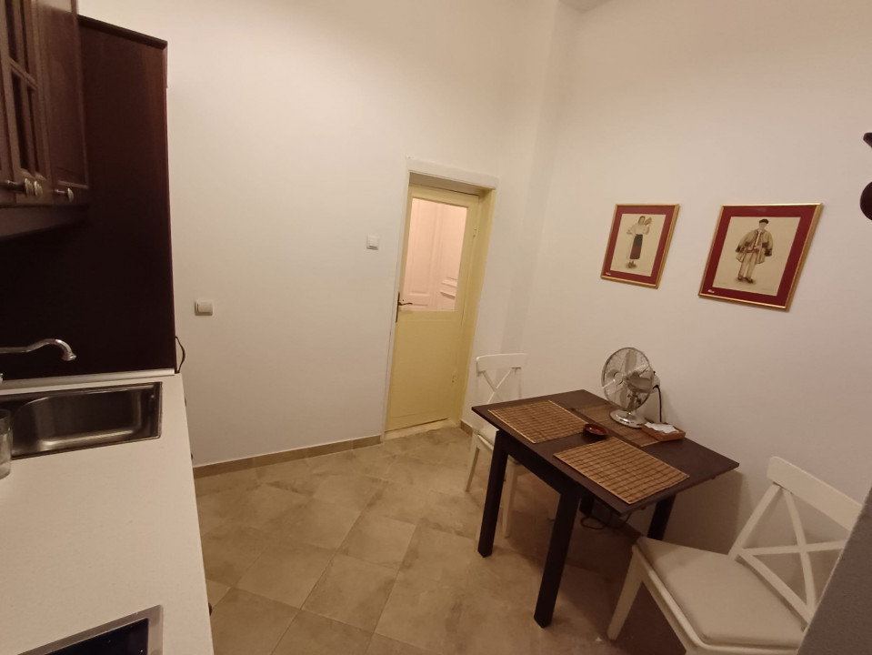 Apartament 3 camere - oportunitate de investitie Centru Vechi  Piata Unirii