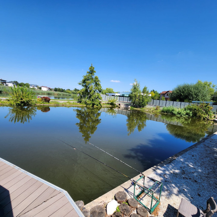 Vila Corbeanca cu deschidere la lac, piscina si helesteu