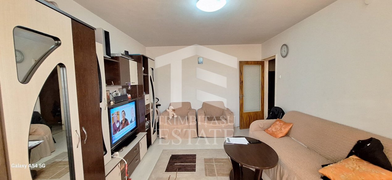 Apartament 3 camere decomandat 2 bai Bloc 1986 Apusului-str. Alesd