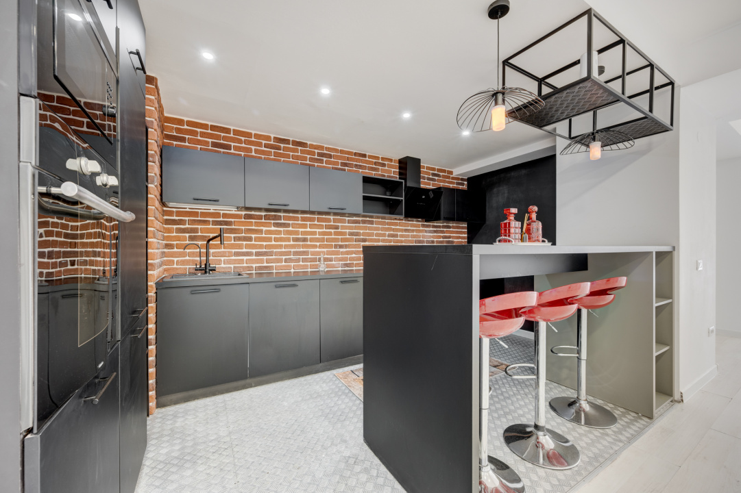 Apartament 3 camere superb si curte proprie Parc Herastrau