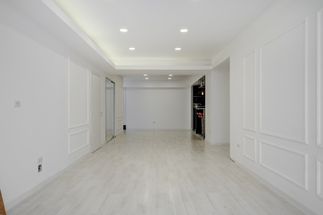 Apartament 3 camere superb si curte proprie Parc Herastrau