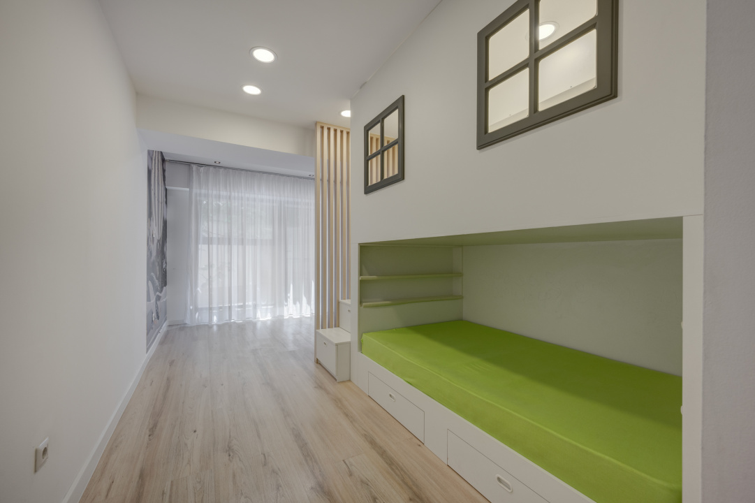 Apartament 3 camere superb si curte proprie Parc Herastrau