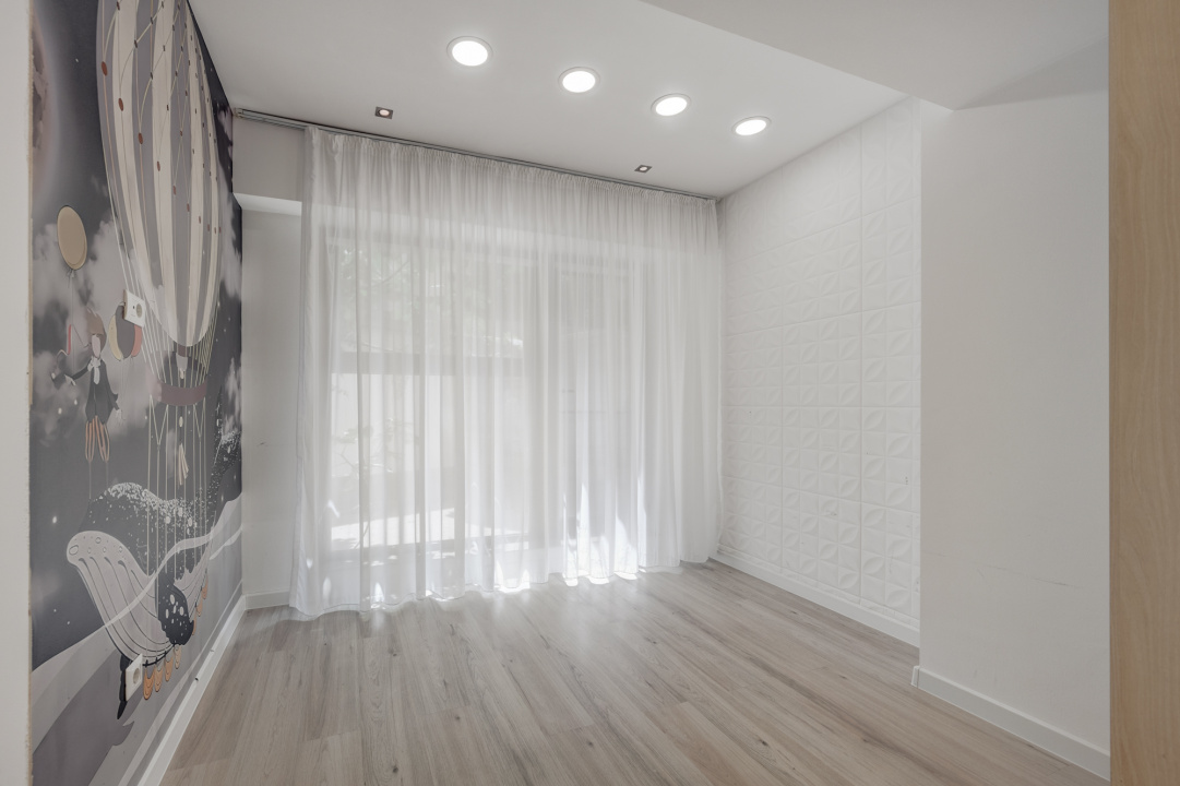 Apartament 3 camere superb si curte proprie Parc Herastrau