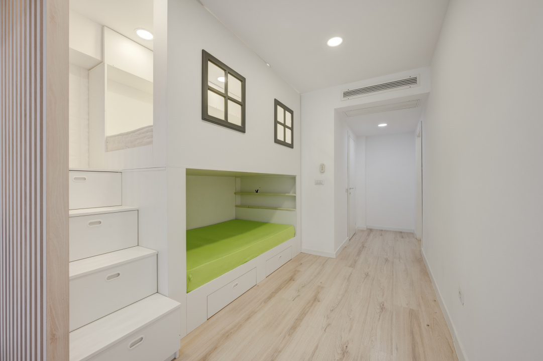 Apartament 3 camere superb si curte proprie Parc Herastrau