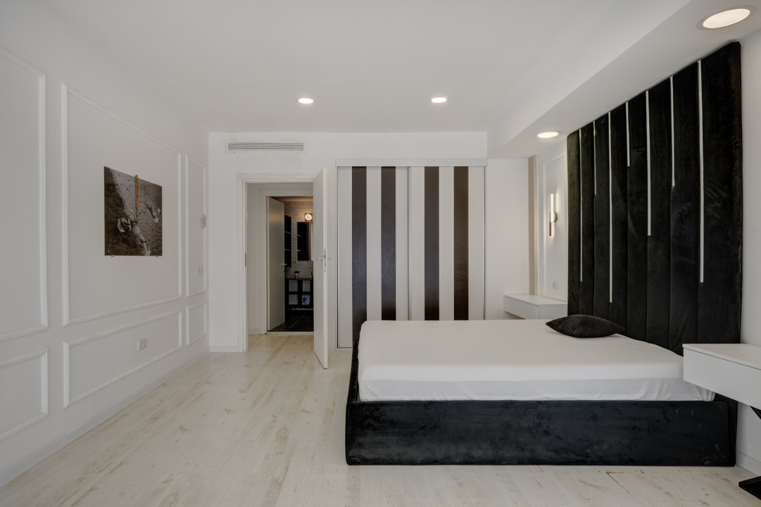 Apartament 3 camere superb si curte proprie Parc Herastrau