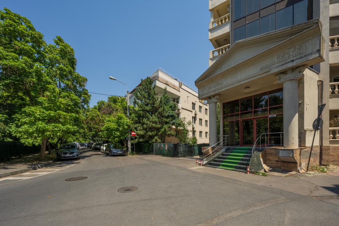 Apartament 3 camere superb si curte proprie Parc Herastrau