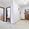 Apartament 2 camere, decomandat, parter înalt – cu curte, balcon și acces auto