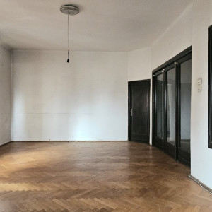 Un apartament plin de emoție in imobil istoric