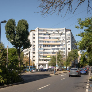 Garsoniera cu vedere spre Parcul Cismigiu - bloc Diham ( MAI)