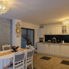 Casă solidă, complet renovată, cu terasă generoasă – Bolintin Vale